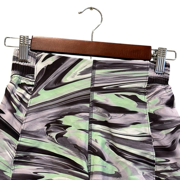 Lululemon Hotty Hot High-Rise Short Special Edition Paint Glide Warp Size 2 - Picture 4 of 13